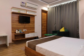 The Sandalwood Hotel I Sec-38 I Near Medanta Medicity Gurgaon